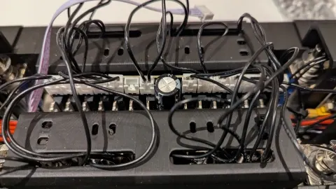3D printed noise damping PCB mount